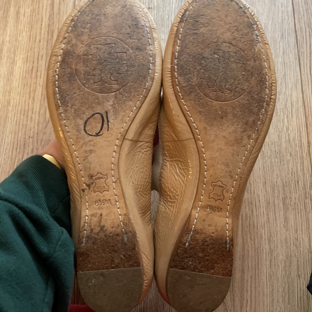 Tory Burch nude flats - Picture 2 of 4